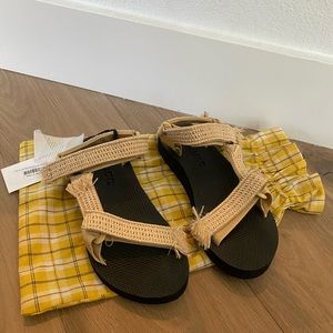 New with tags $185 arizona love rafia natural trekky sandals 38